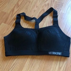 Victoria’s Secret sport high impact sports bra